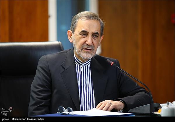 ولايتي يرد على مزاعم بعض دول الجوار حول أصول علماء ايرانيين