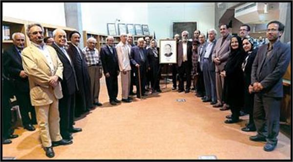 بزرگداشت یک عمرتلاش استاد محقق در راه اعتلای فرهنگ و ادب فارسی