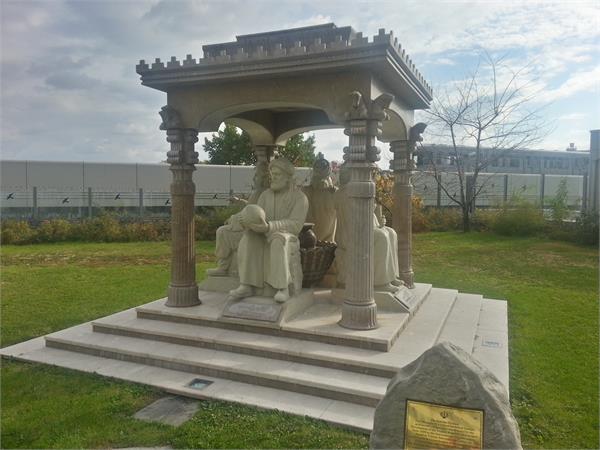 Statues of Iranian luminaries unveiled at UN Office in Vienna