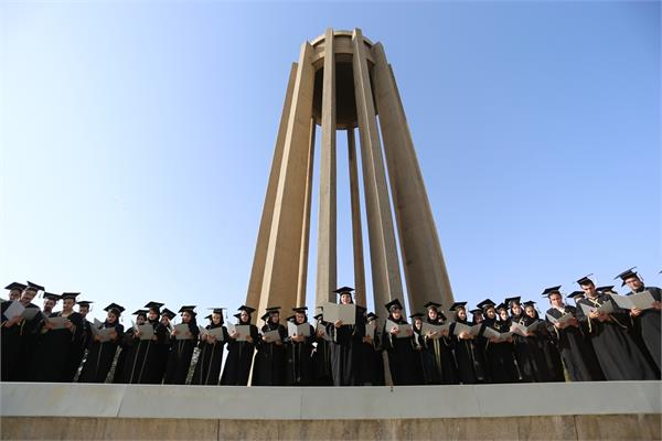 مراسم سوگند دانشجویان پزشکی فارغ‌التحصیل بر بام آرامگاه ابن‌سینا