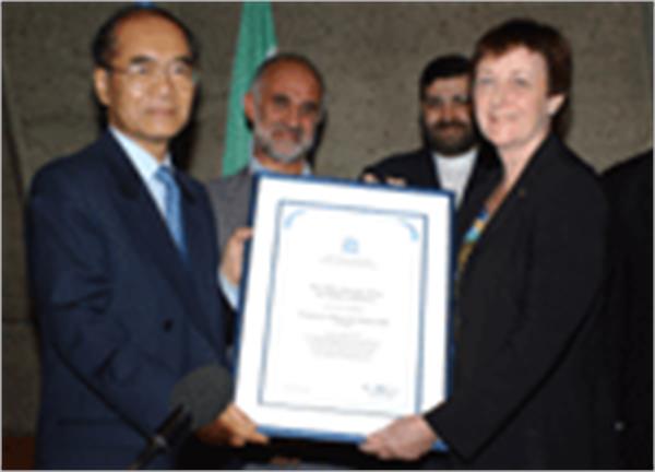 The First Avicenna Prize to Professor Margaret Somerville (Australia/Canada)/ 2004